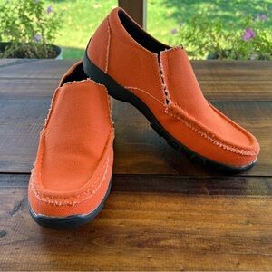 NWT • Roper Canvas Slip On Loafers • Women’s Size 10 • Orange • Western Style!